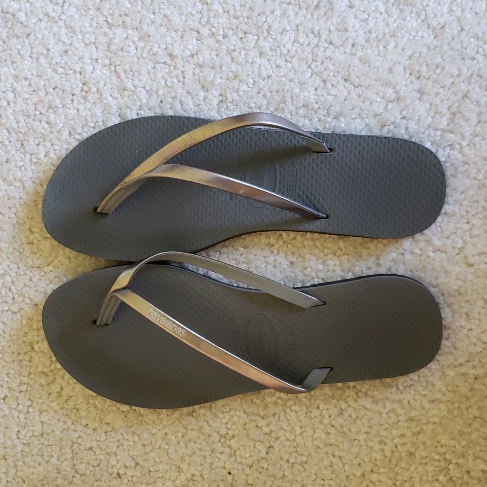 Gray grey Havaianas metallic grey size women 6 sandals flip flop